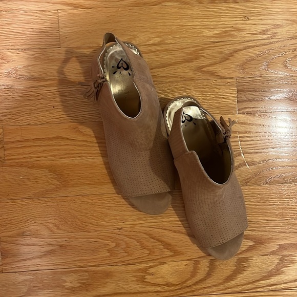 Open toed boots - Picture 4 of 6